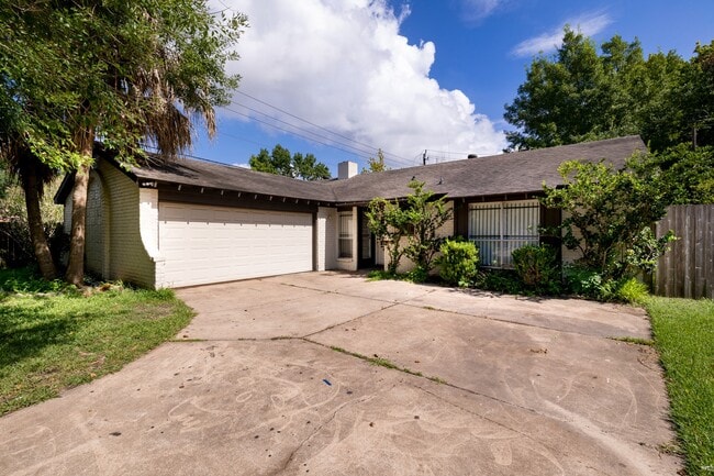 Building Photo - 9106 Sharpview Dr