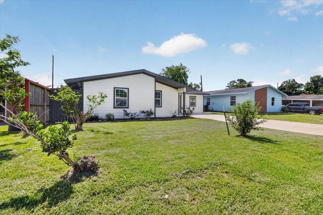 2114 Linden Creek Ln