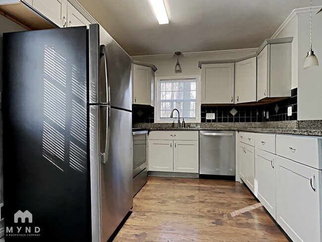 Photo - 4811 McAlpine Ln