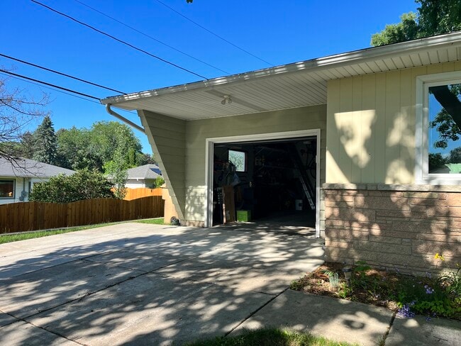 Photo - 5604 Alder Rd