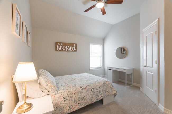 Photo - 198 Hearthshire Cir