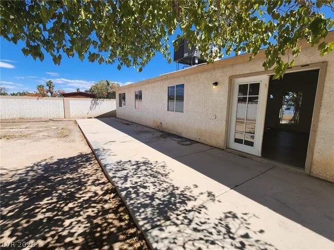 Photo - 6232 Espinosa Ave