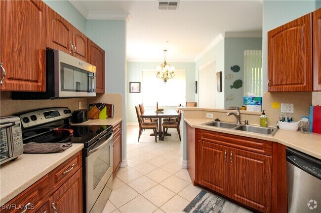 Building Photo - 817 Carrick Bend Cir Unit 101 Rental