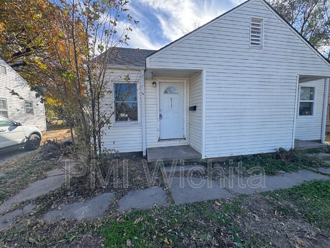 Building Photo - 2513 E 9th St N Rental