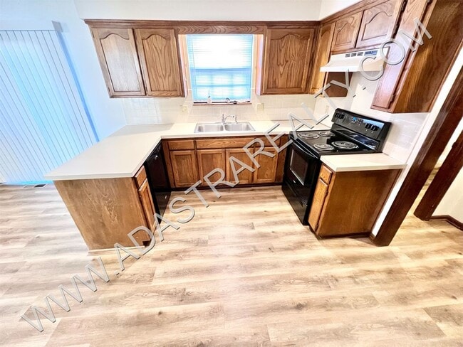 Photo - Spacious Duplex in Blue Valley-Available NOW!!