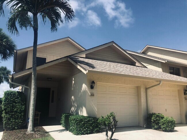 Photo - 16913 Waterbend Dr Unit 266