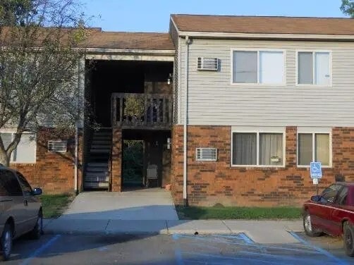 Photo - 1037 S Main St