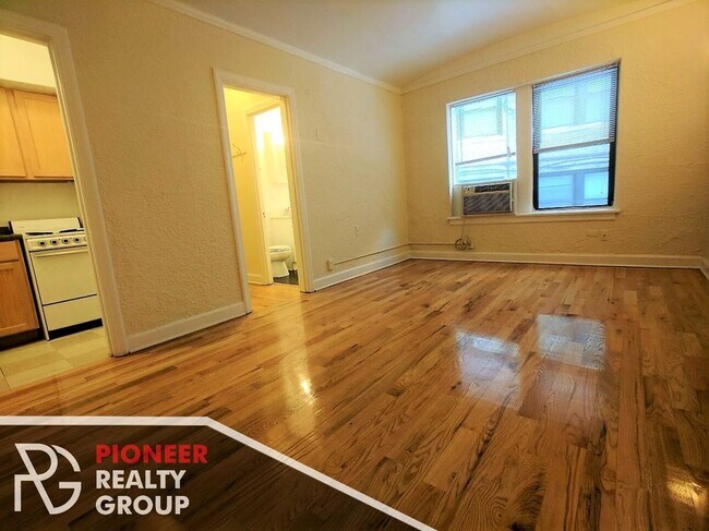 Building Photo - 536 W Arlington Pl Unit 115