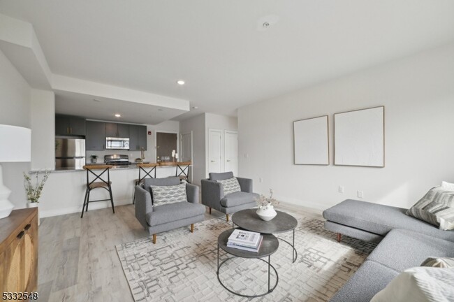 Building Photo - 45 S Grove St Unit 407 Rental