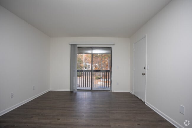 2BR, 1BA - 836SF - Living Room