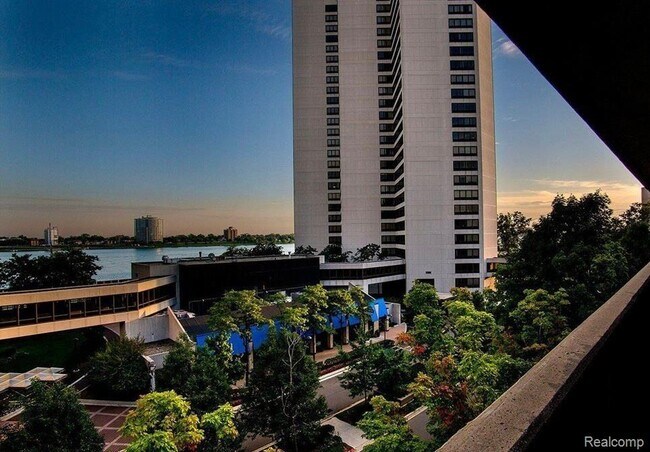 1001 W Jefferson Ave Unit 22I
