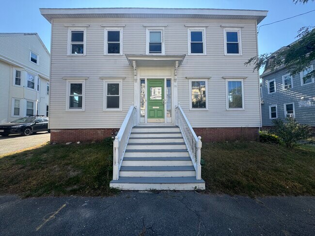 Building Photo - Louis Fountain St Unit 3