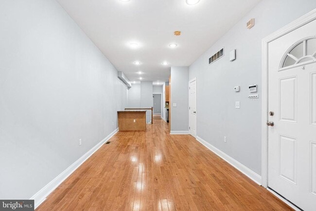 Photo - 2339 Catharine St Unit 1