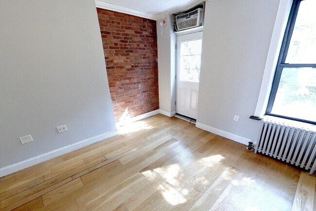 Photo - 102 E 7th St Unidad 8