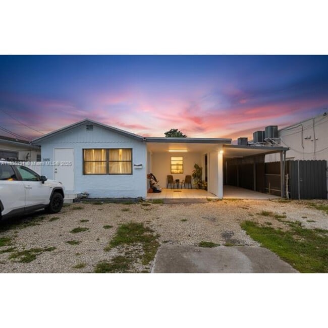 Building Photo - 3925 SW 88th Pl Rental