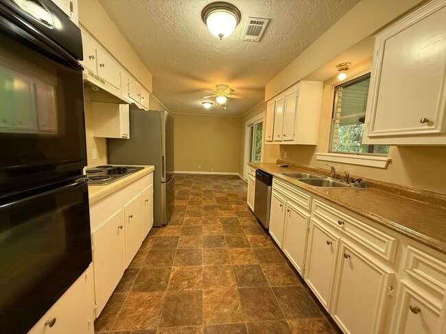 Photo - 107 State Hwy 75 N