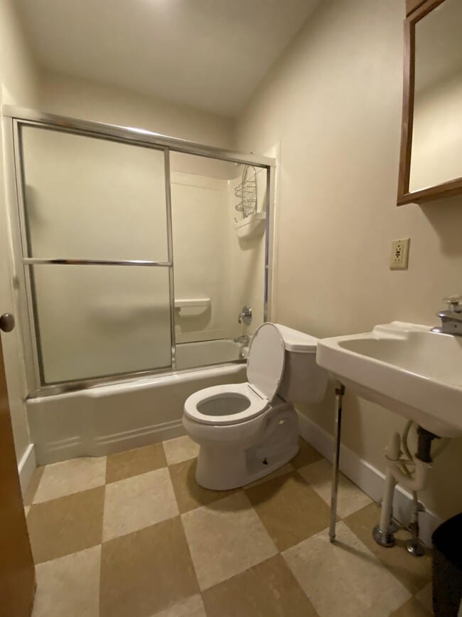 Photo - 522 W 3rd St