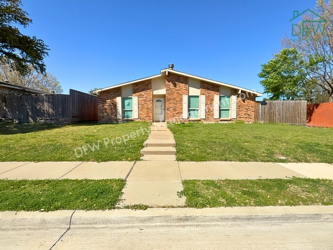 Building Photo - 8917 Vernon Dr