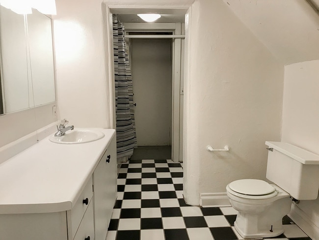 Photo - 1210-12 Van Buren