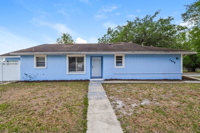 Building Photo - 1448 La Paloma Cir