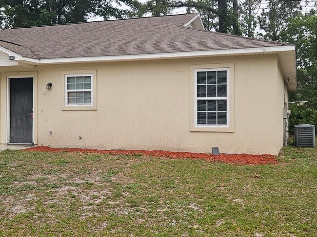 Photo - 107 Lively Oaks Dr