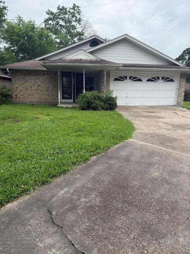 Building Photo - House For Rent 2065 88th Cir, Beaumont, TX 77707