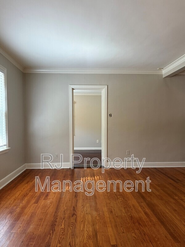 Photo - 2888 Midland Ave