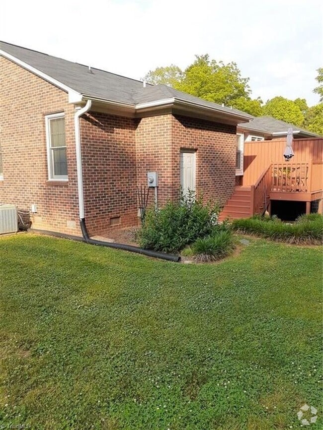 Building Photo - READY TO MOVE IN! 2 Beds 2 Baths! Price ad... Rental