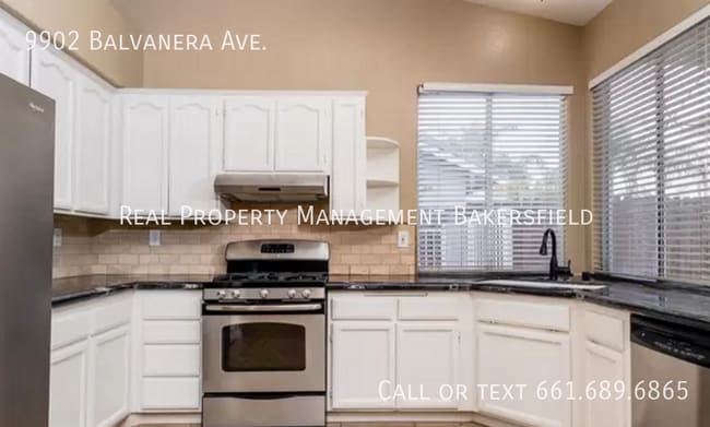 Photo - 9902 Balvanera Ave