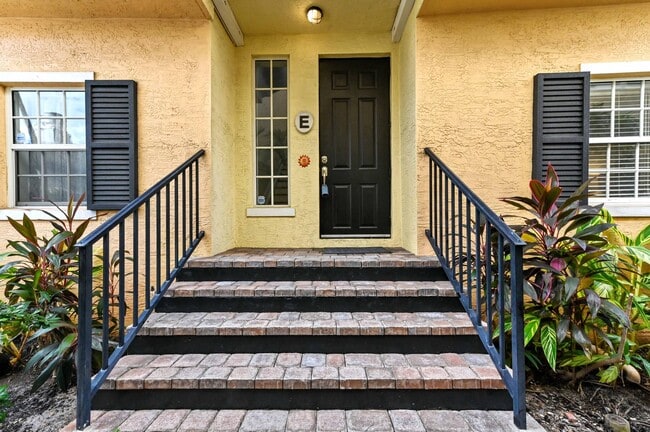 Photo - 150 NE 6th Ave