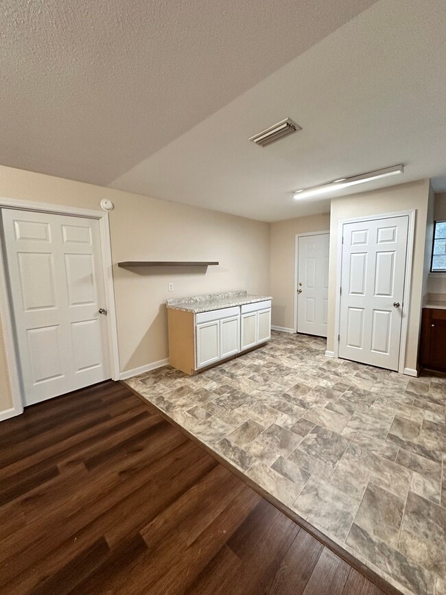 Photo - 127 Leggett Rd