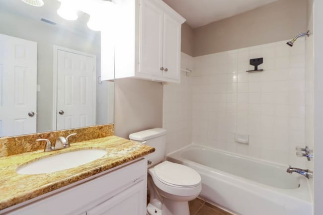 Photo - 2221 Jasmine Path