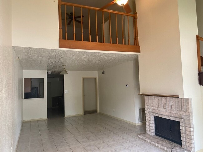 Photo - 4 Bedroom For Rent! $500 off the First mon...