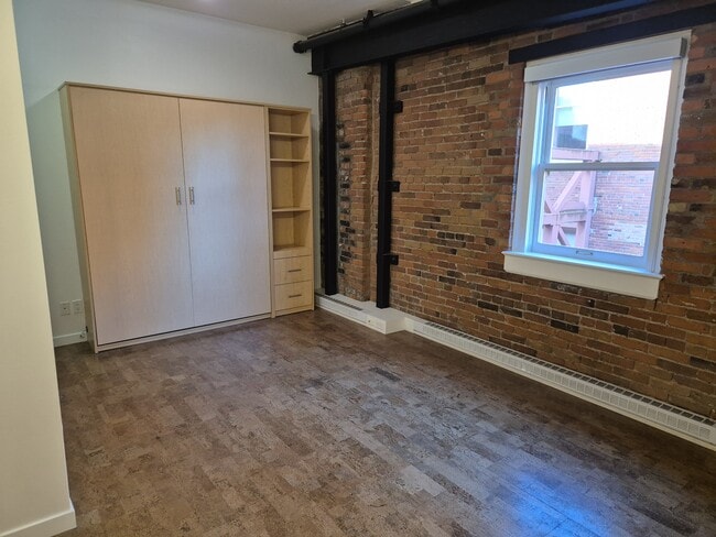 534-534 Yates St Unit 302