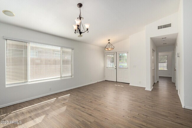 Photo - 1328 E Binner Dr