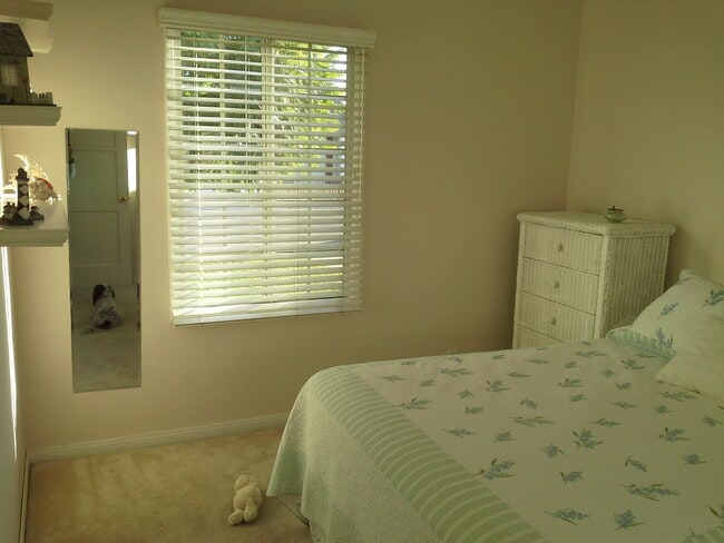 Building Photo - 6445 W 87th St Unit Private room for rent