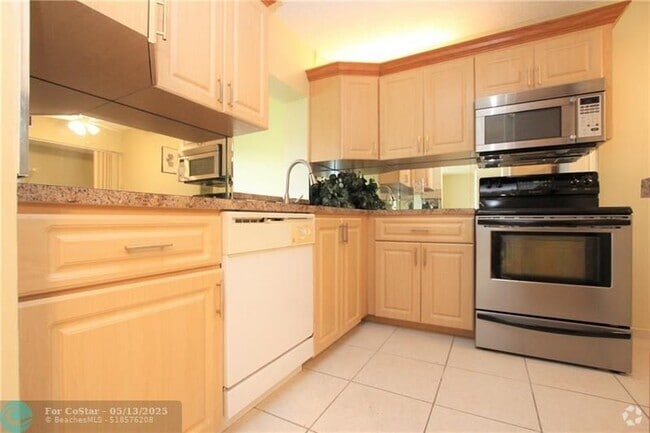 Building Photo - 17 Willowbrook Ln Unit 204 Rental