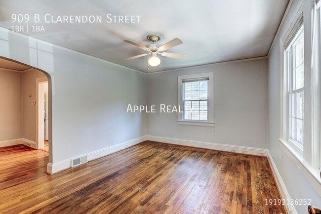 Photo - 909 Clarendon St