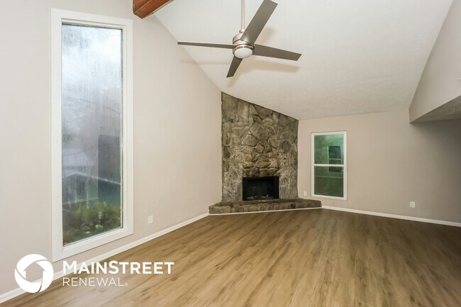 Photo - 4433 Woodbank Ln