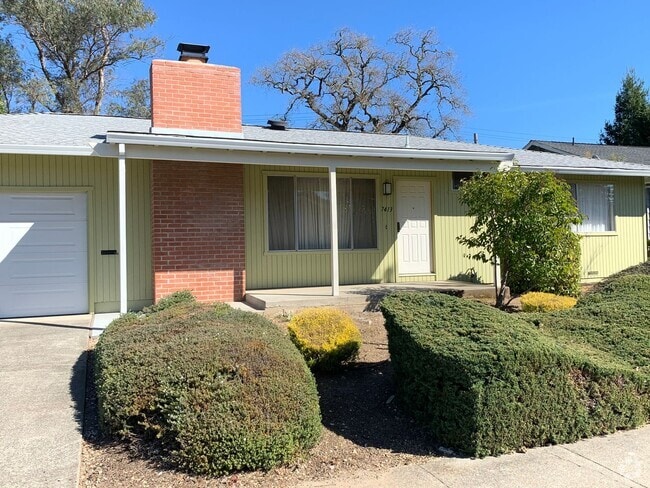 Building Photo - 7413 Oak Leaf Dr Rental