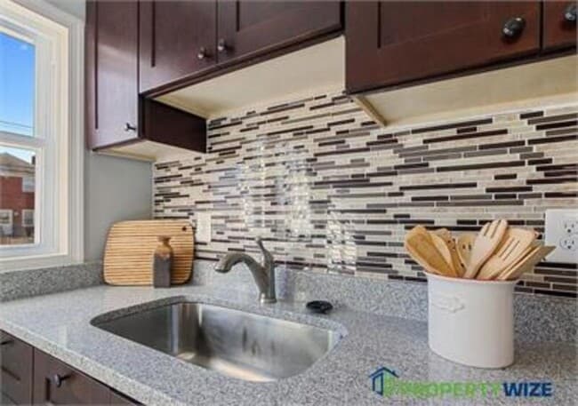 Photo - 2214 Redthorn Rd