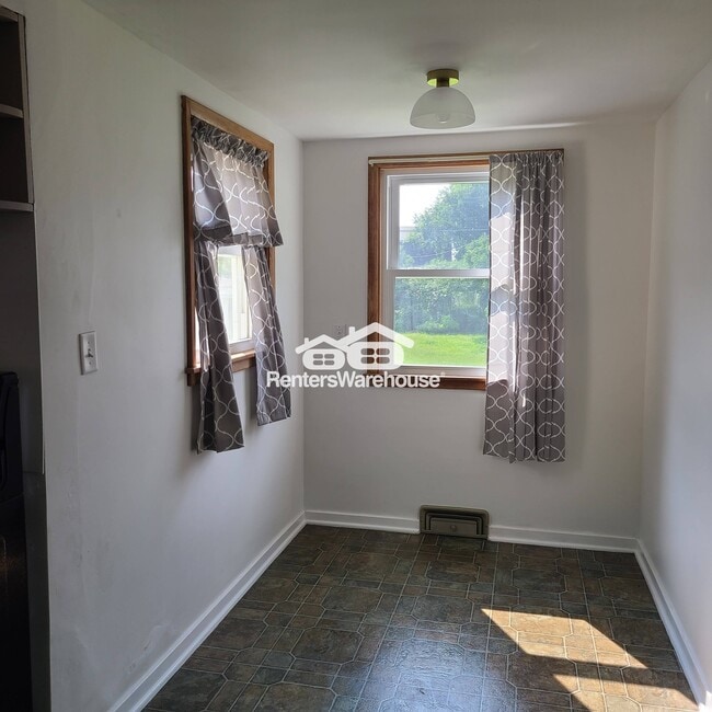 Photo - 135 24th Ave S