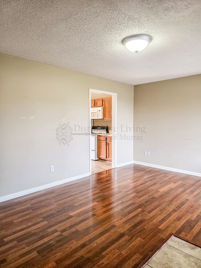 1607 Bourland Ln