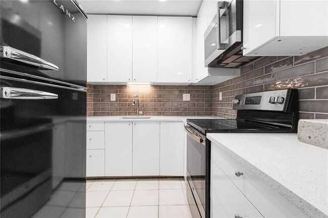 Photo - 3040 NE 16th Ave Unit 104