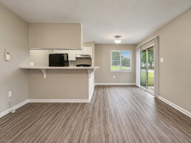 Photo - Oakview Place