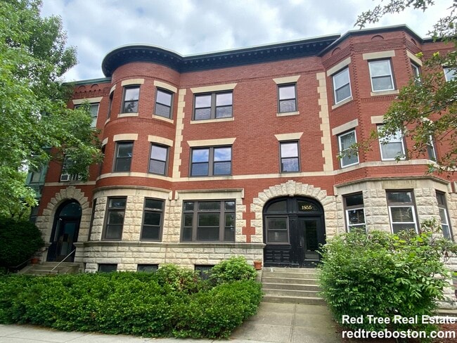 Building Photo - 1855 Beacon St Unit 3-bed 1-bathU3 Brookline Rental
