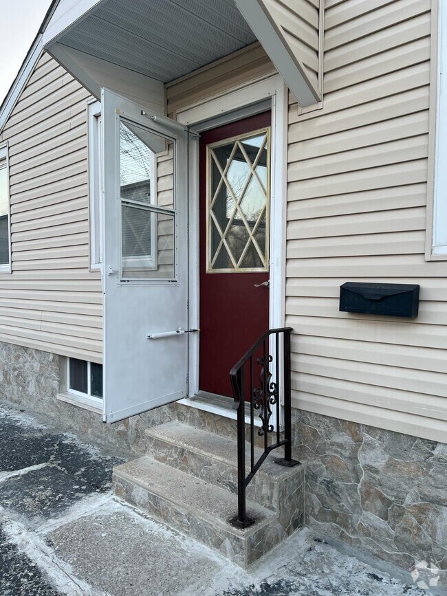 Building Photo - 210 Kansas Ave Rental