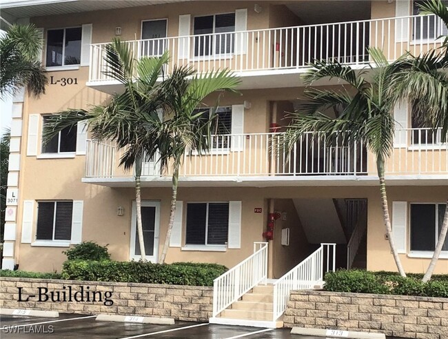 Building Photo - 3071 Sandpiper Bay Cir Unit L301