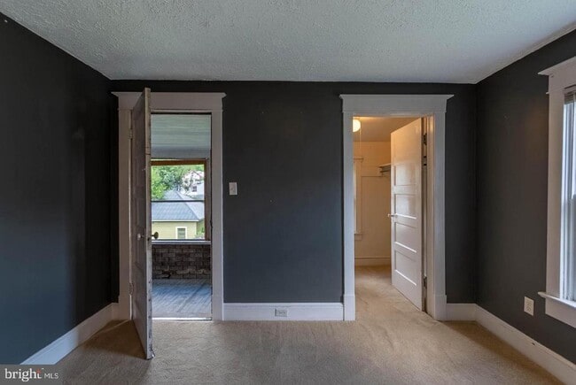 Photo - 405 Porter Ave