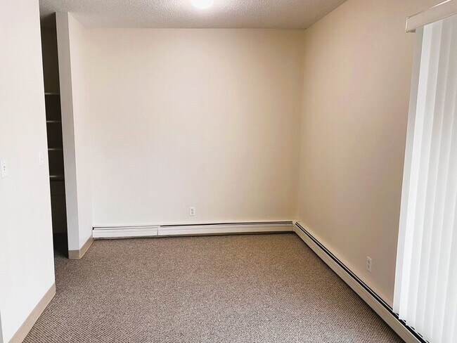 Photo - 13516-102 102 St NW Unit 209